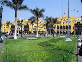 3 Plaza de armas. Stortorget i centrala Lima