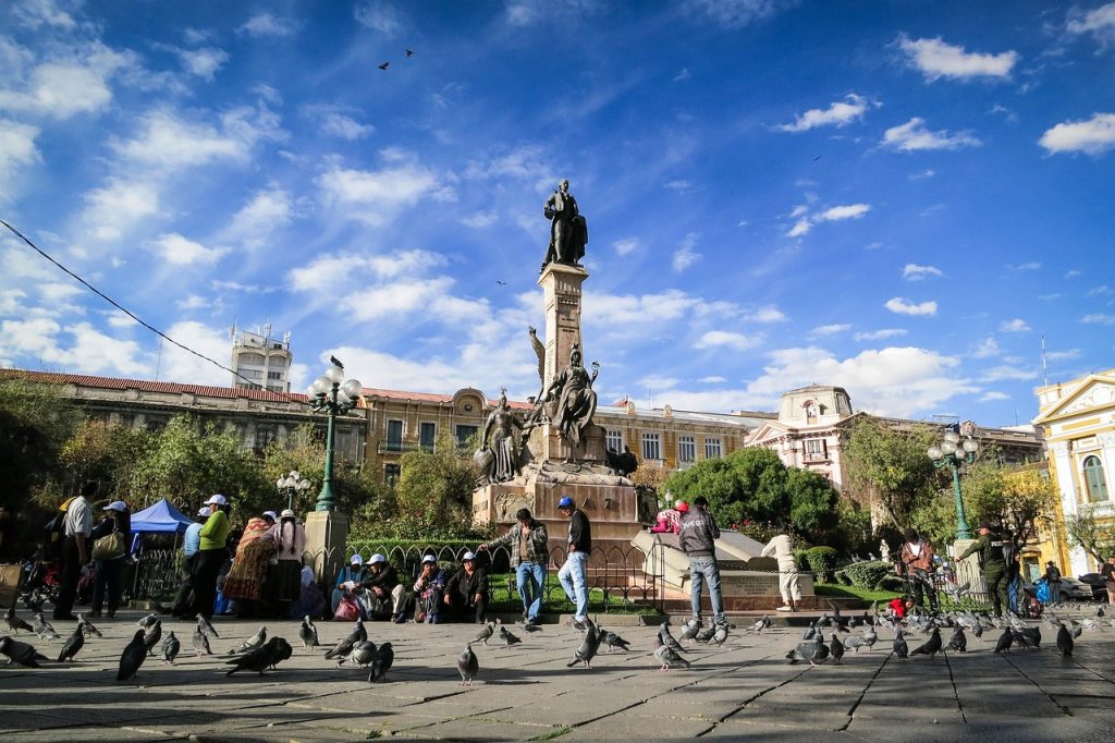 la paz, bolivia, landmark, monument, statue, people, pedestrians, pigeons, birds, buildings, architecture, city, urban, la paz, la paz, la paz, la paz, la paz, bolivia